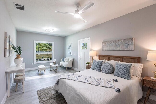 Building Photo - 12123 Platano Dr
