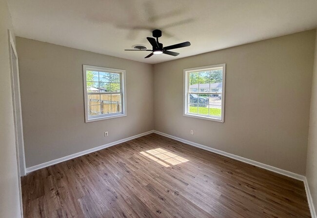 Building Photo - 2017 Fairfield Dr