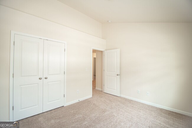 Building Photo - 5863 Krim Dr