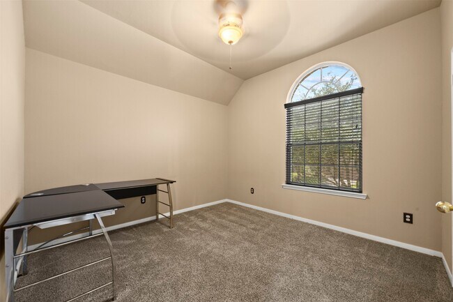 Building Photo - 13938 Sawmill Run Ln