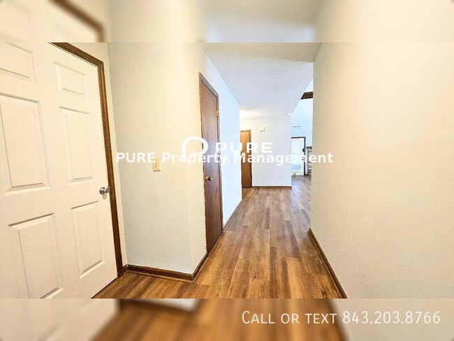 Building Photo - 50% Off One Months Rent!!!! Charming 3-bed...