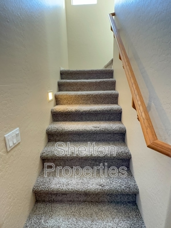 Building Photo - 20877 W Court St