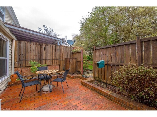 Building Photo - Cozy Home in Sherwood West