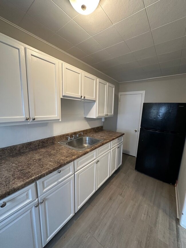 Building Photo - Newly renovated 3 Bedroom house for rent