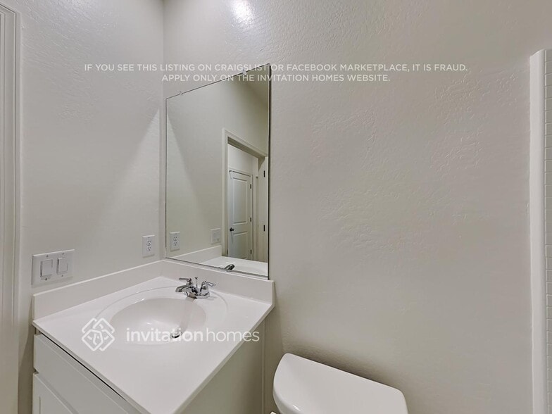 Building Photo - 6333 W Latona Rd