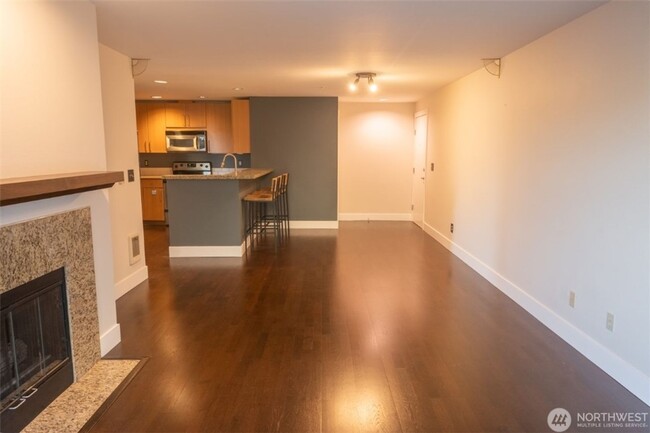 Building Photo - 2Bd/2Ba Seattle Condo