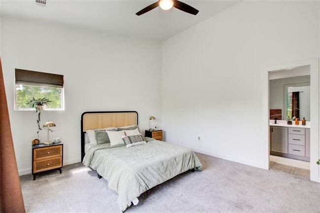 Building Photo - 241 Maynard Terrace SE