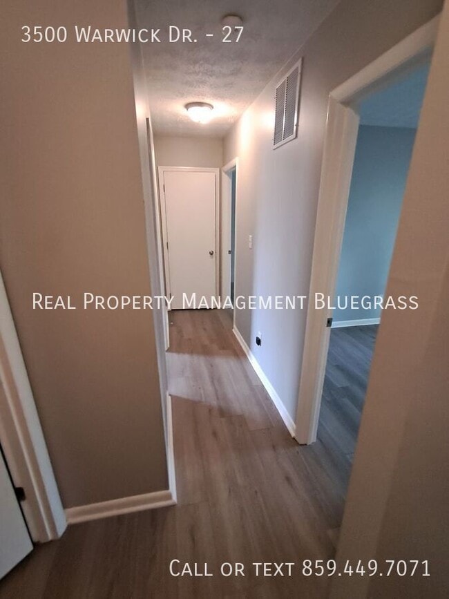 Building Photo - 3500 Warwick Dr