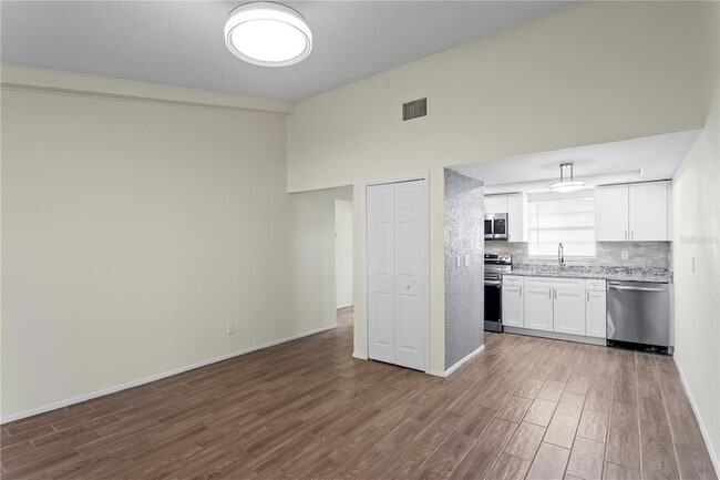 Building Photo - 13046 Leverington St