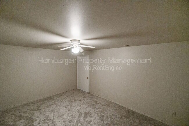 Building Photo - 1922 E 39th Ave
