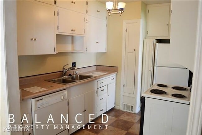 Building Photo - Don't miss out on this beautiful home!