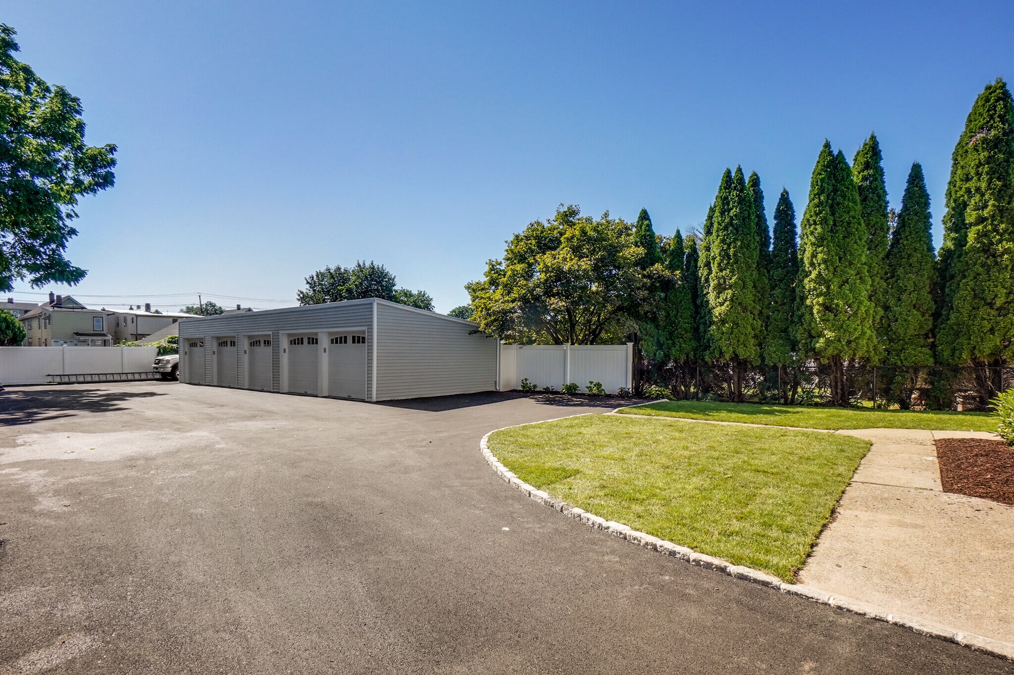 Building Photo - 77 Mill St