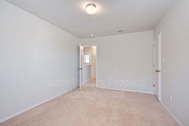 Building Photo - 3651 Sandy Brook Dr