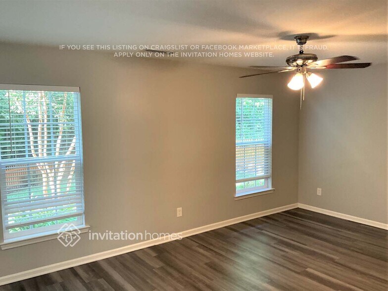 Building Photo - 196 Markham Dr