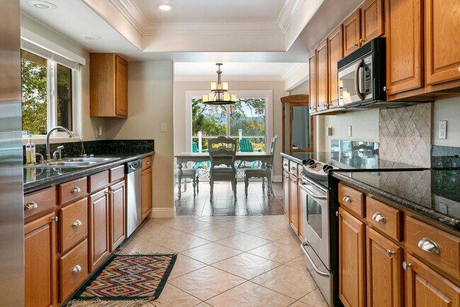 Building Photo - 27687 N Bay Rd