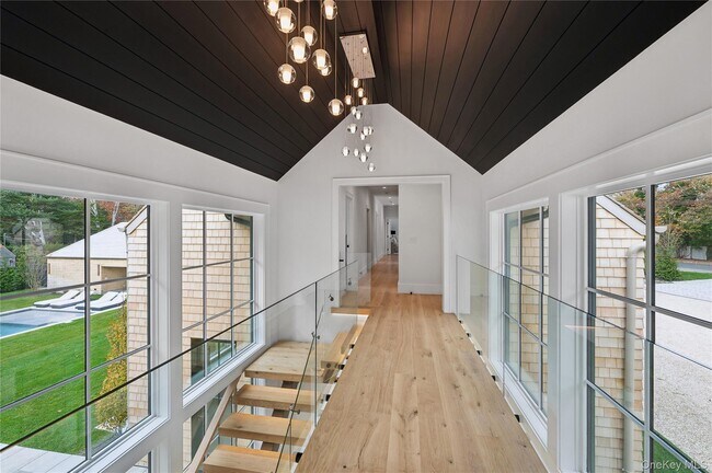 Building Photo - 510 Abrahams Path