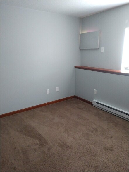 Building Photo - 17 Farrar Ave