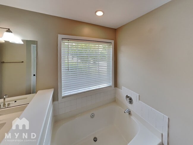 Building Photo - 4601 Rocky Meadow Way