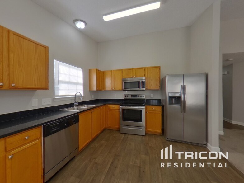 Building Photo - 2918 Brekonridge Centre Dr