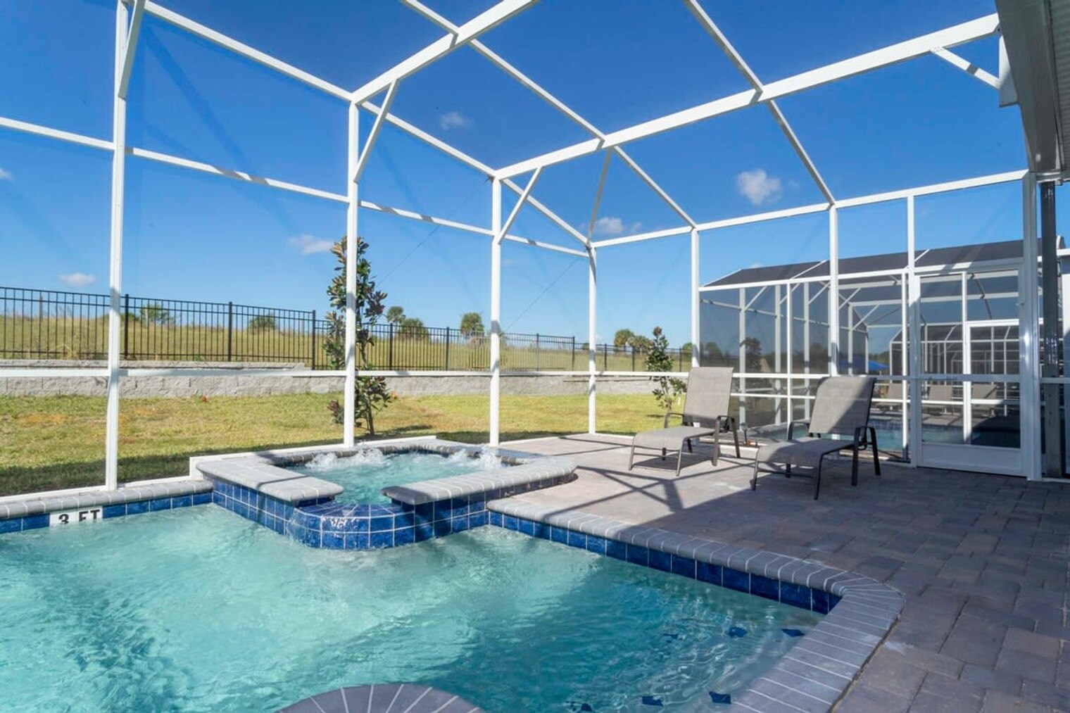 Building Photo - 9202 Sommerset Hills Dr