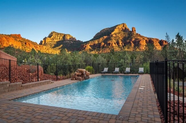 Building Photo - Breathtaking Luxury Home Basking in Sedona...