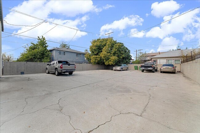 Building Photo - 2919 Baldwin St