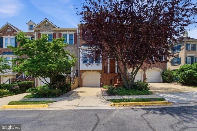 Building Photo - 6323 Barcroft Mews Dr