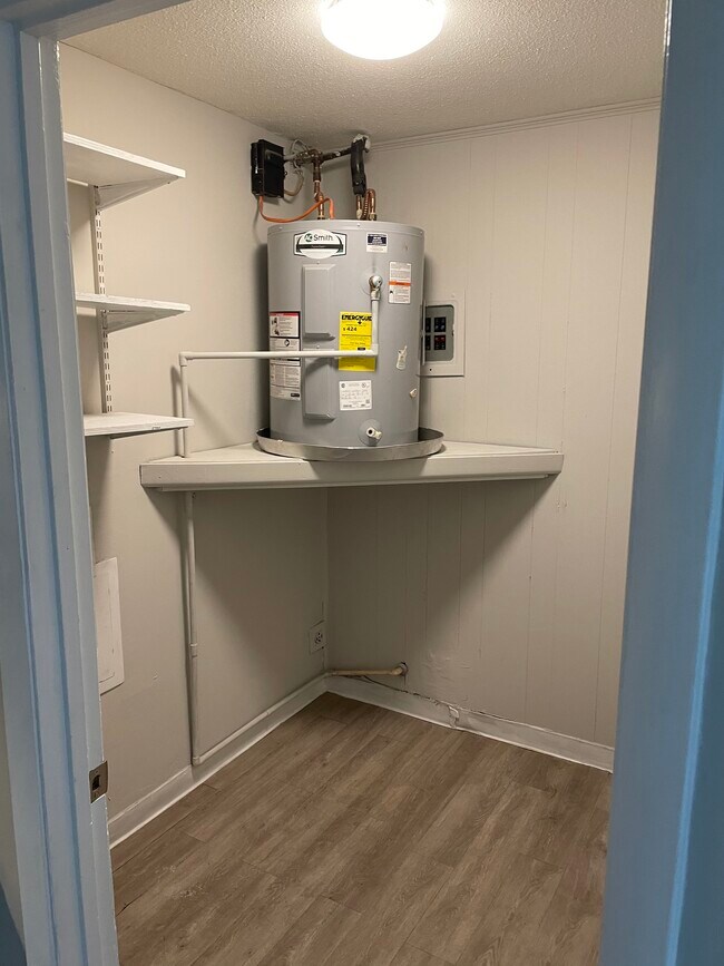 Laundry room - 111 Mayberry Ct