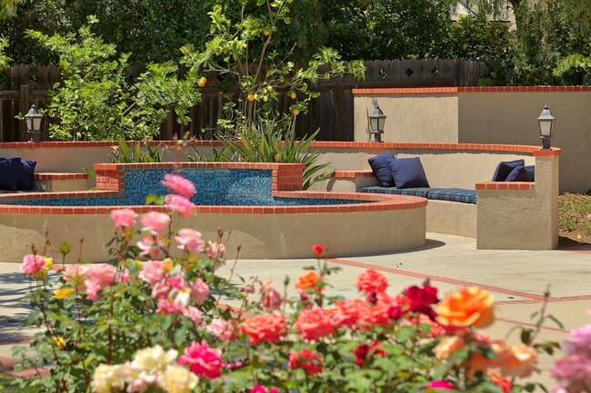 Building Photo - 605 Brightside Ln