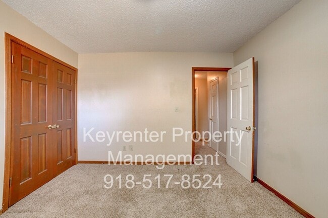 Building Photo - Beautiful 2bed/2bath Duplex!!