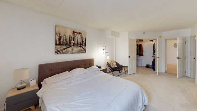 Building Photo - 270 E Highland Ave