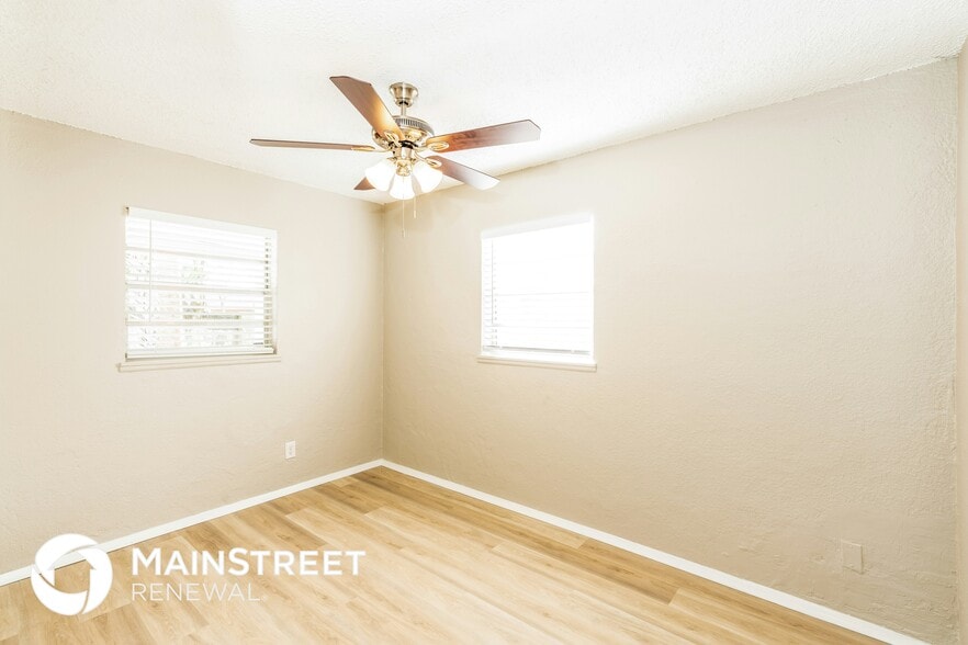 Building Photo - 4626 20th Ave N