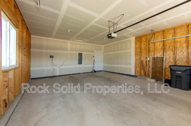 Building Photo - 1308 Rabbit Brush Trl