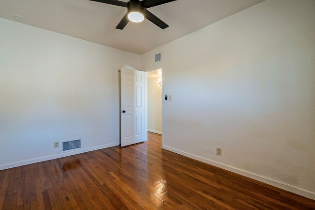 Building Photo - 49 E Adams St
