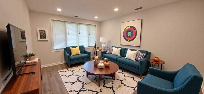 Primary Photo - 445 W 37th St