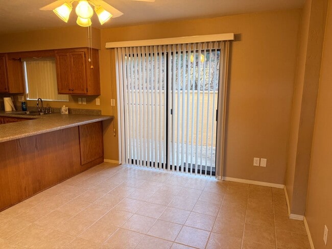 Building Photo - 2165 Elkhorn Dr