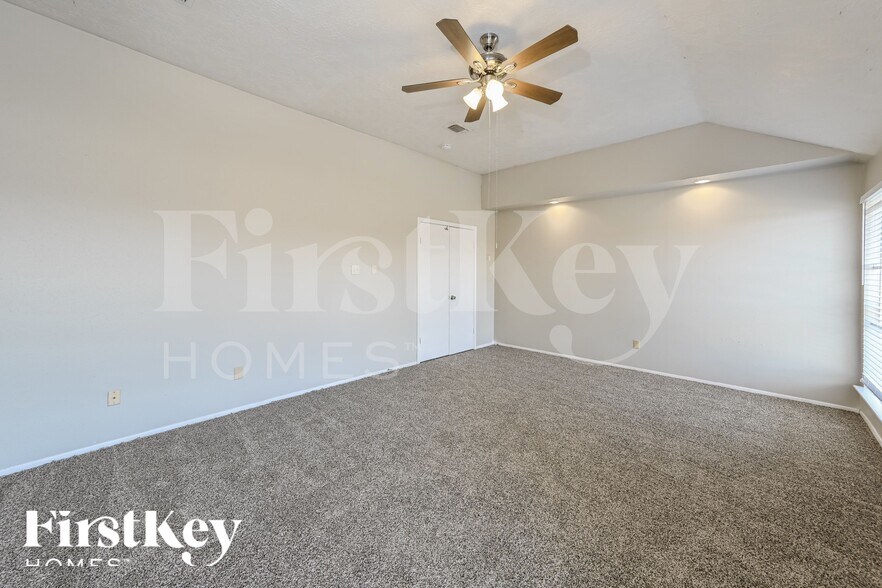 Building Photo - 3315 Vega