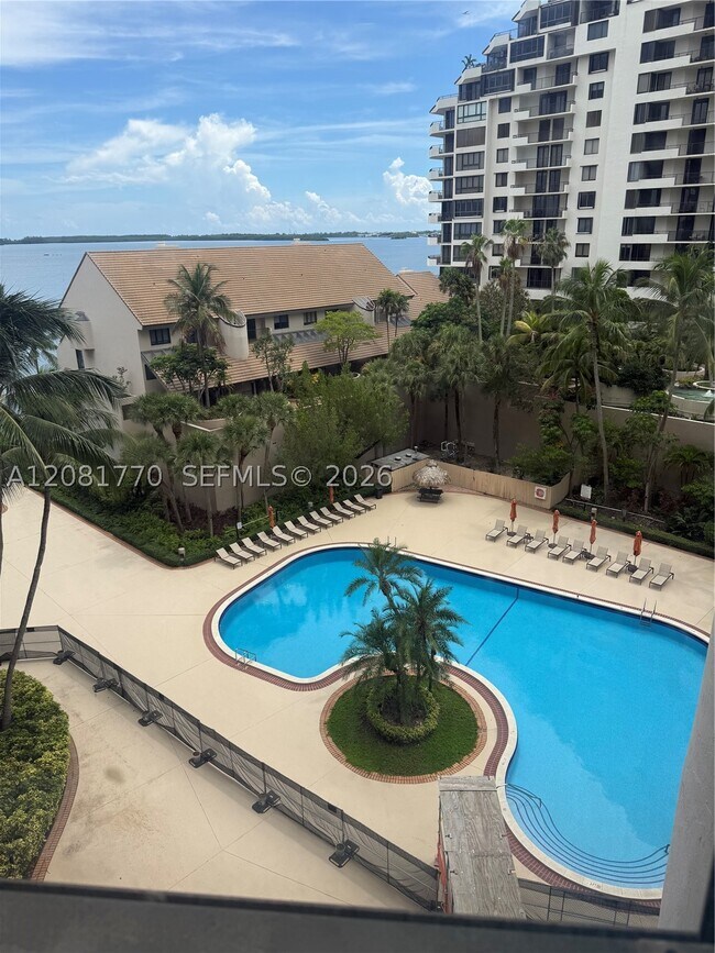 Building Photo - 540 Brickell Key Dr