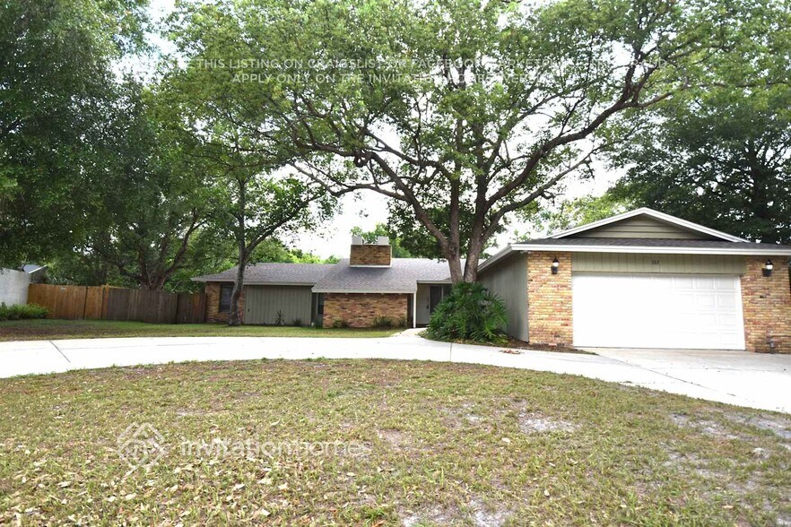 Primary Photo - 322 W Hornbeam Dr