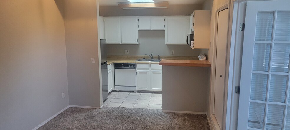 Building Photo - 4921 Garrison St
