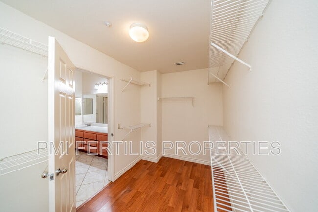 Building Photo - 5055 St Albert Dr