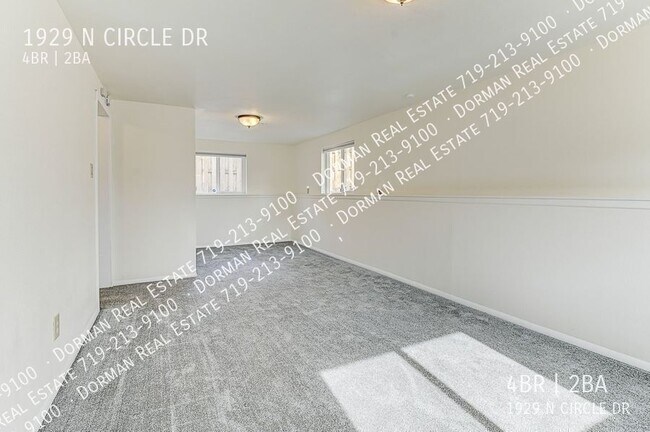 Building Photo - 1929 N Circle Dr