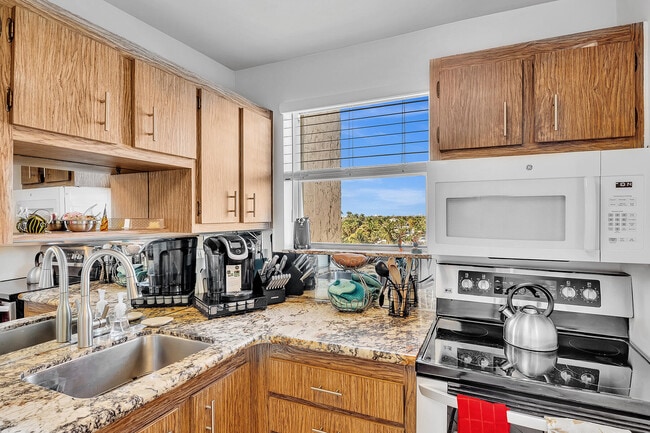 Building Photo - 1421 S Ocean Blvd