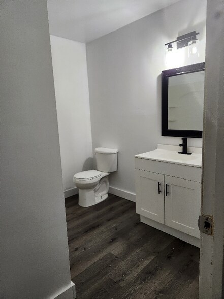 Building Photo - 4835 N Old Laurens Rd