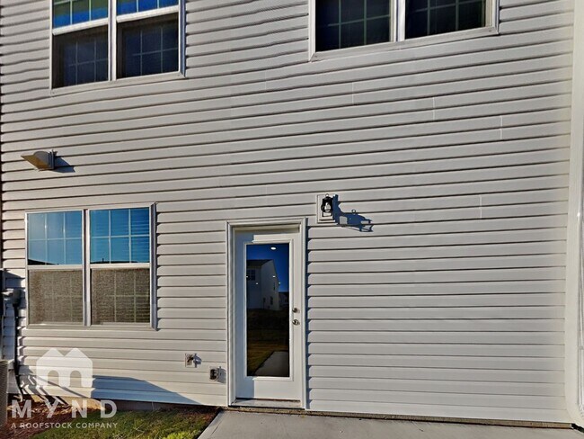 Building Photo - 132 Eagle Chase Dr