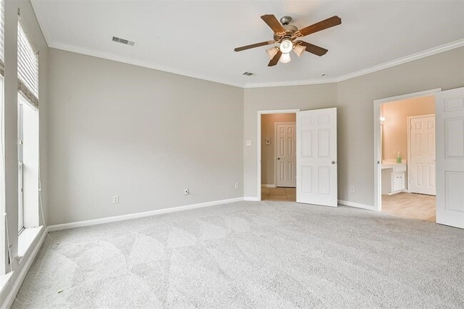 Building Photo - 13707 Elm Shores Dr