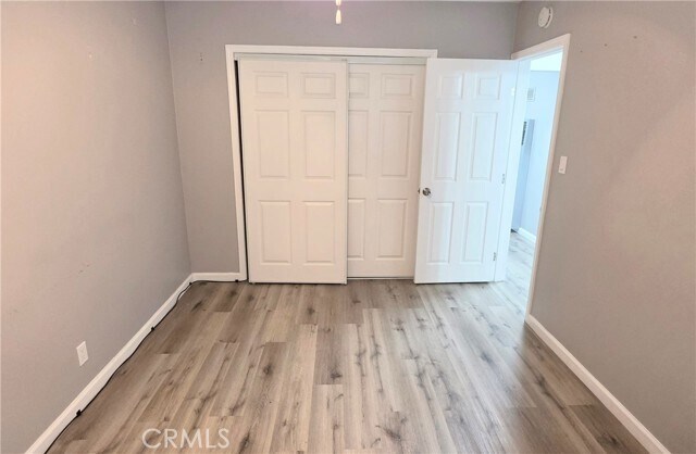 Building Photo - 10527 Western Ave