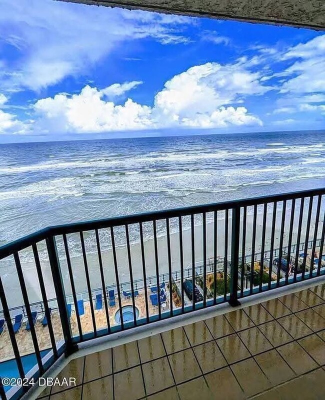 Building Photo - Ocean Front Fully Furnished