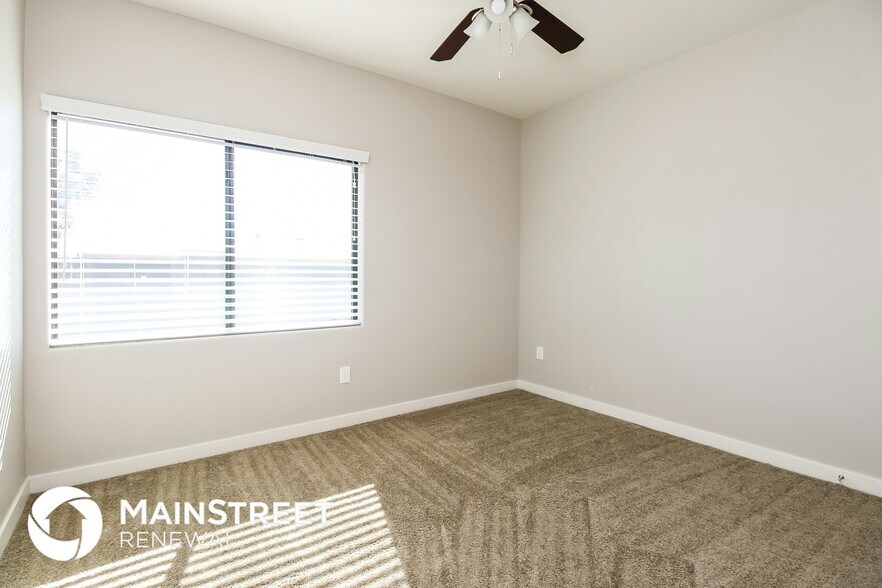 Building Photo - 1119 S Stapley Dr