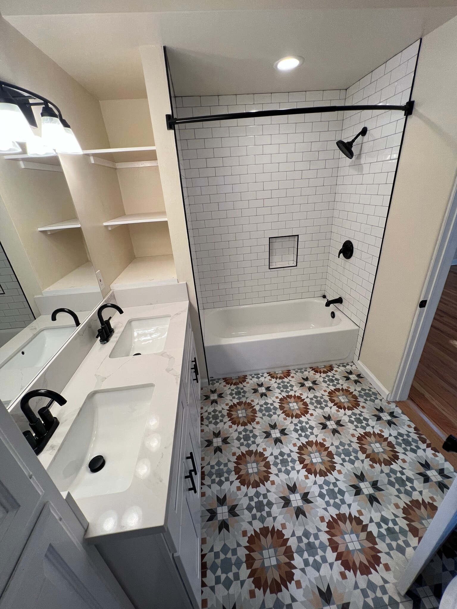 Master Bath - 2528 Front St